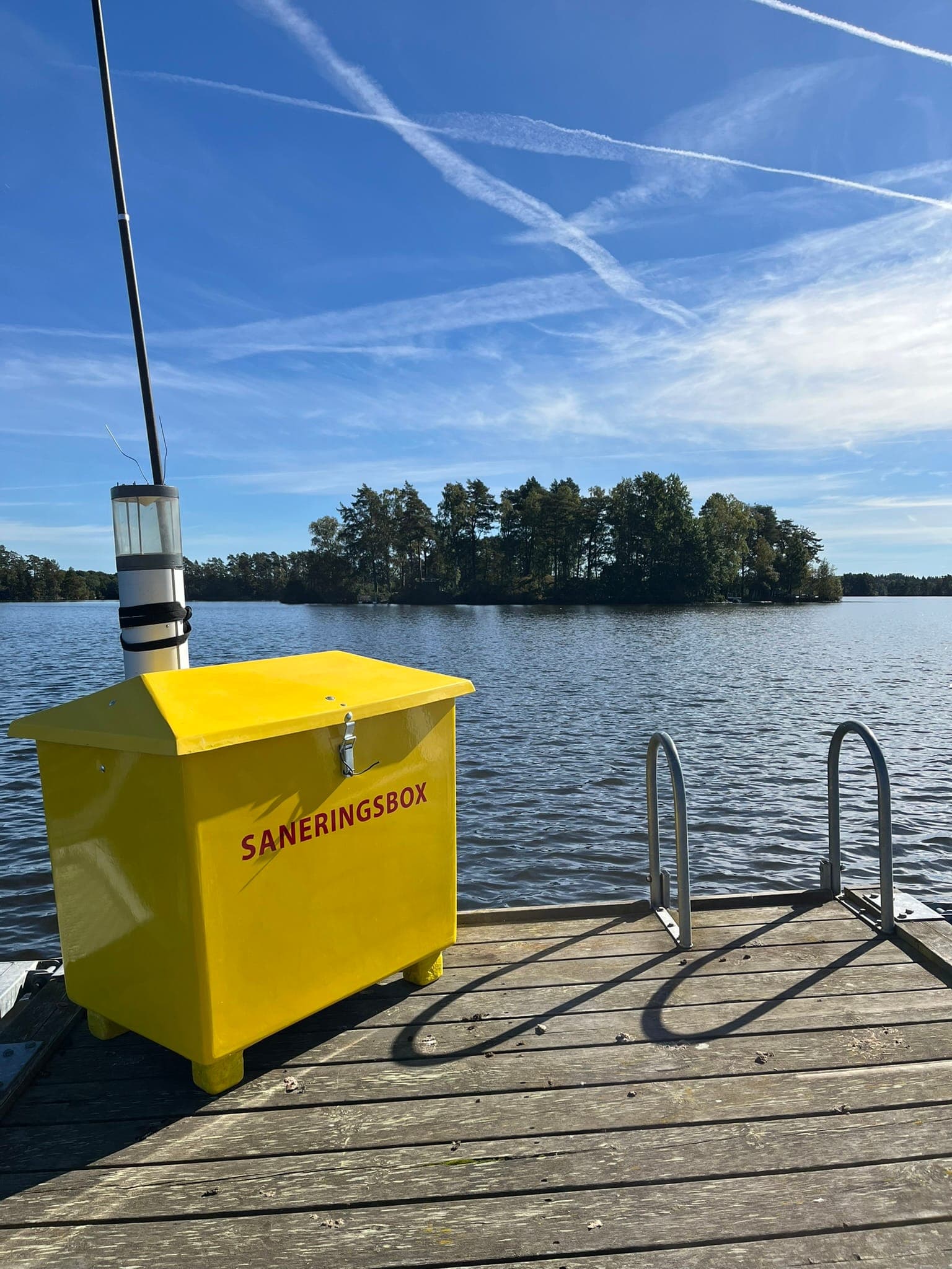 Spillbox on the jetty in a marina